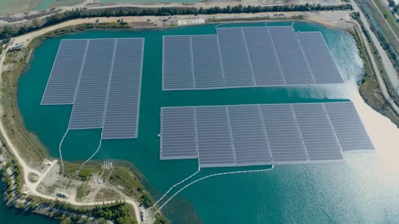Impianti fotovoltaik lundrues 12.9 MW mbi liqenin e Vaut të Dejës, hapet gara për ndërtimin