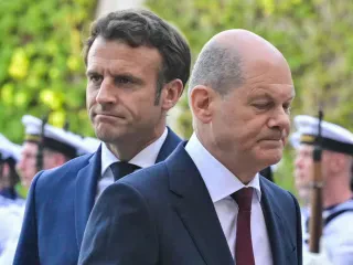Berlini vijon rrugën, Parisi zemërohet – Dy vendet “përplasen” për mënyrën se si po përballojnë krizën ekonomike