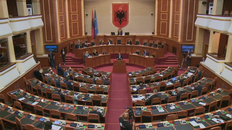 EKONOMIA PARLAMENT frame 2045 1280x720