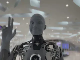 MUZEU DUBAI ROBOTI frame 140 1280x720