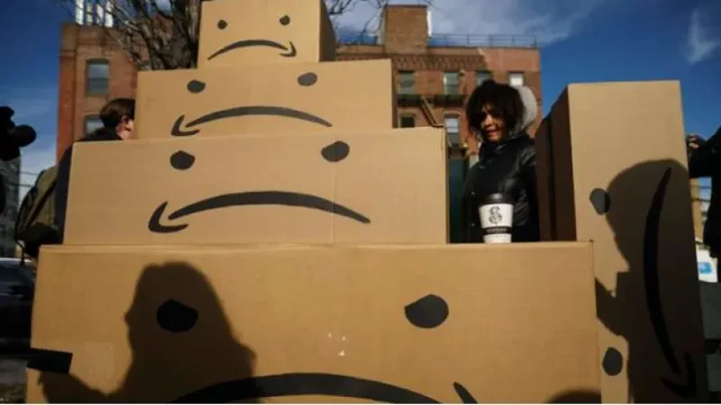 Amazon bëhet kompania e parë që humbet 1 trilion dollarë në vlerë aksionesh