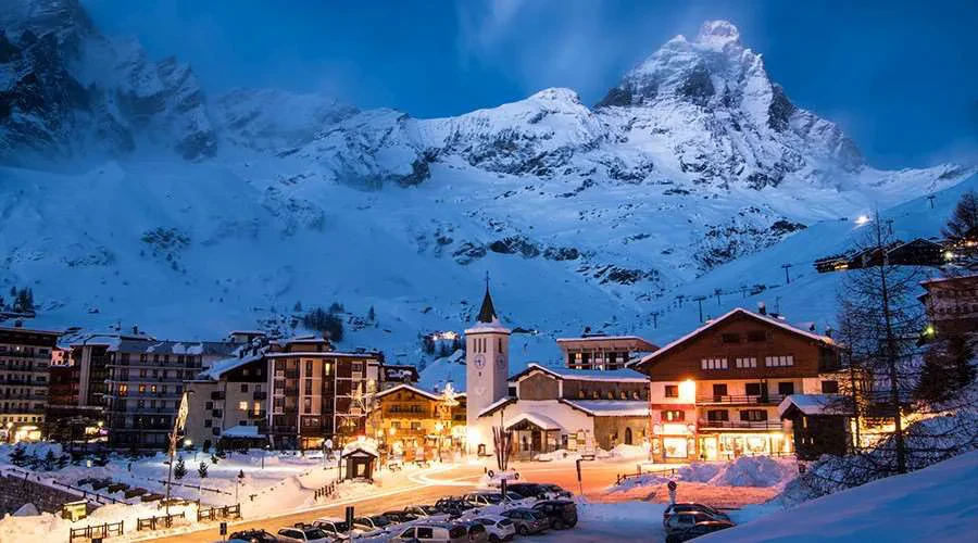 Itali, turizmi dimëror pret 9.5 miliardë euro fitime – Por, një pjesë e mirë do të shkojë për faturat e energjisë