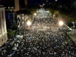 Opozita protestë për ekonominë dhe keqqeverisjen! Detajet nga fjalimet/ Meta analizon problemet, Berisha publikon programin alternativ