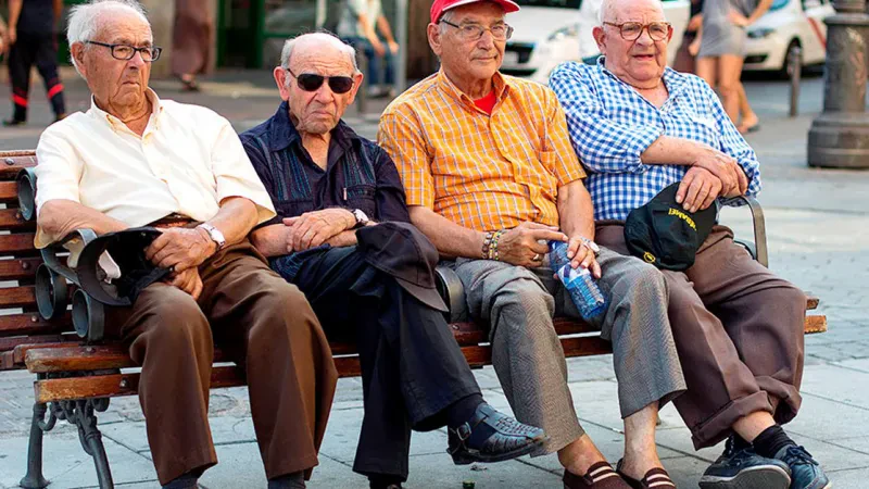 Italia, stimuj për ata që “shtyjnë” daljen në pension – Punonjësit që vendosin të qëndrojnë në punë do të shpërblehen me 10% rritje page