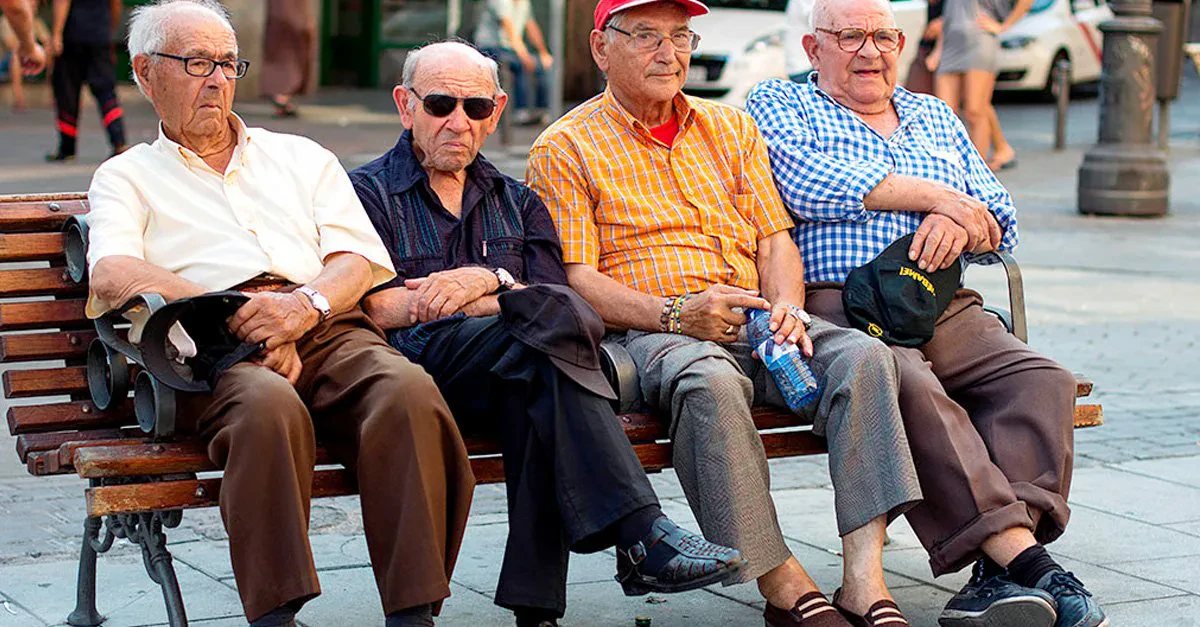 Italia, stimuj për ata që “shtyjnë” daljen në pension – Punonjësit që vendosin të qëndrojnë në punë do të shpërblehen me 10% rritje page