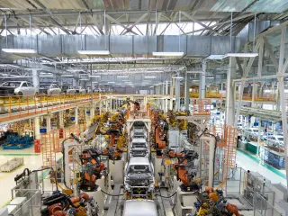 Industria automotive, shitjet në tetor u rritën me 14%, rimëkëmbja e kërcënuar nga kriza