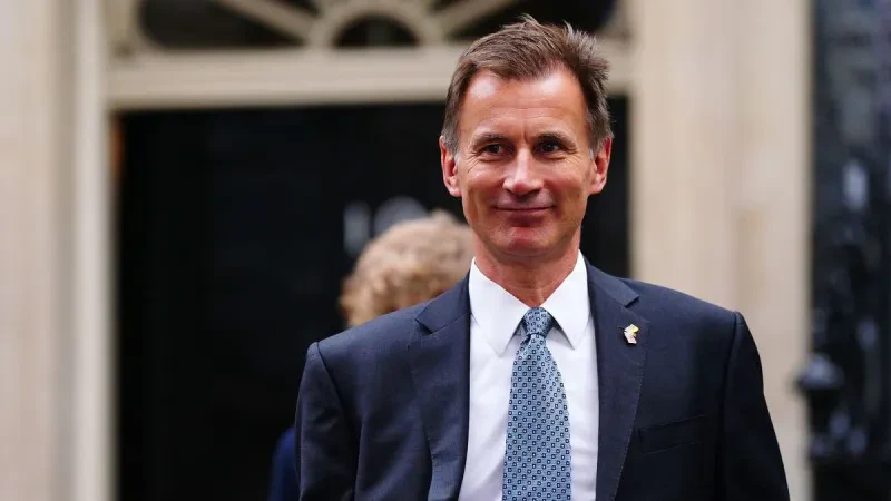 Paralajmëron Hunt: Do përballemi me stuhinë! – Ministri i Financave kërkoi sakrifica nga britanikët për uljen e inflacionit rekord