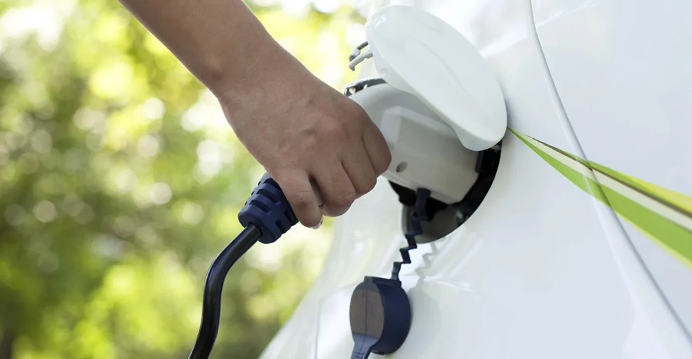 Google Maps tani ju ndihmon të gjeni stacione rikarikimi për makinat elektrike