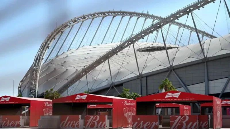 Katari ndalon alkoolin në stadiumet e Kupës së Botës dy ditë para fillimit të kampionatit!