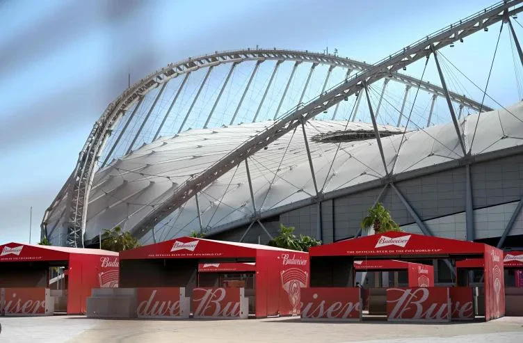 Katari ndalon alkoolin në stadiumet e Kupës së Botës dy ditë para fillimit të kampionatit!