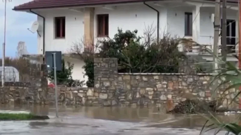 Kush e përmbyti Shkodrën?  Bashkia: Portat u hapën pa paralajmërim. Grup pune për dëmet