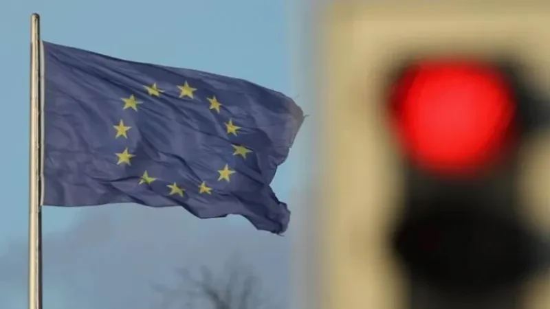 Bie aktiviteti i bizneseve në Eurozonë për të pestin muaj radhazi