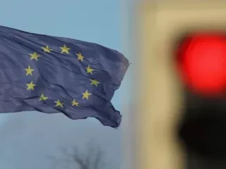 Bie aktiviteti i bizneseve në Eurozonë për të pestin muaj radhazi