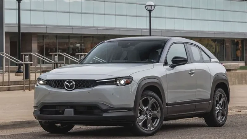 Mazda rrit objektivin e shitjeve të makinave elektrike në 40% deri në vitin 2030