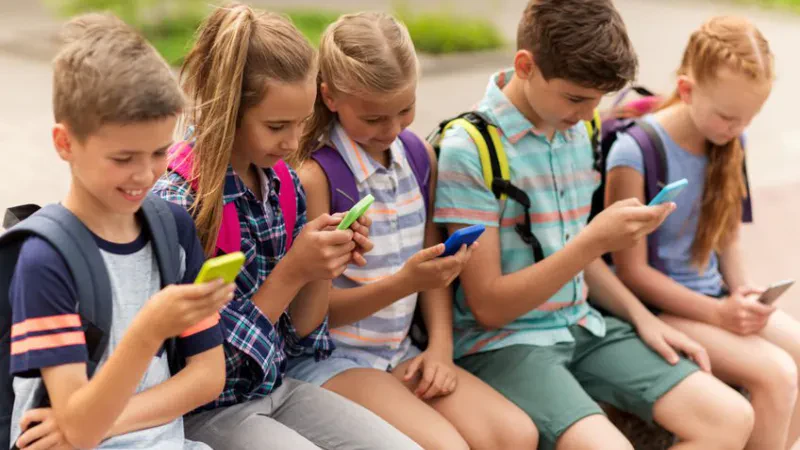 Nuk doni t’i jepni fëmijës tuaj një smartphone? Ja disa alternativa