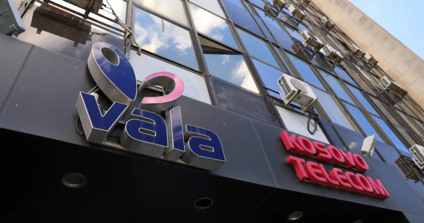 Qeveria i premton Telekomit 13 milionë euro për kodin telefonik të Kosovës  