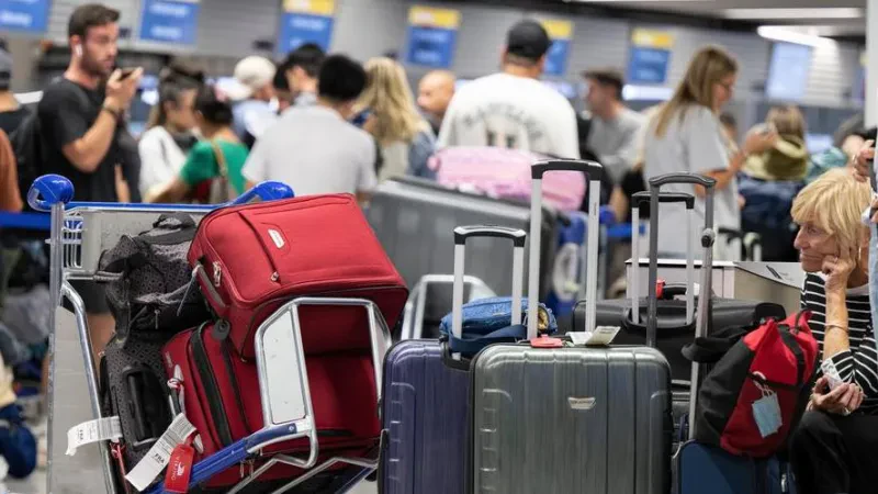 Shqiptarët nuk pyesin për çmimet, rriten 58% udhëtimet jashtë – Janar-tetor 2022, u paguan 15 milionë dollarë në total për kartonin jeshil të makinave