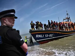 Të rinjtë e 2022, probleme të njëjta si të rinjtë e 1990 – Emigracioni, fenomeni që nuk i ndahet Shqipërisë 