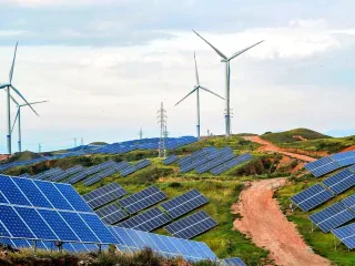 Miliardat e energjisë së rinovueshme në BE – Sa do të kursenin vendet nëse objektivi rritet me 5%