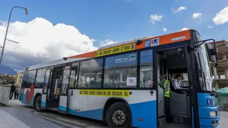 Të rishikohen tarifat për transportin publik! – FMN: Reduktimi i TVSH-së nuk ka funksionuar për shtimin e autobusëve elektrikë