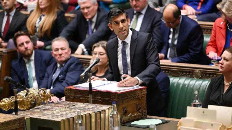 Rishi Sunak zbulon planin me pesë pika për emigracionin ‘e paligjshëm’