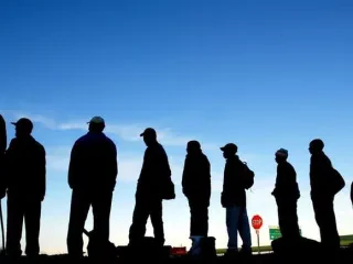Punëtorët e kualifikuar braktisin Shqipërinë! – Jaço: Duhen masa emergjente! Ibrahimaj: Biznesi të rrisë pagat
