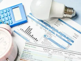 Çmimet e energjisë, 50% më lirë – Në tetor-nëntor, KESH e bleu me 215 euro/mWh. Rënia në favor të heqjes së fashës  