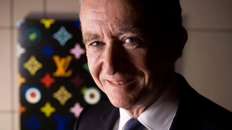 Bernard Arnault sapo u bë personi më i pasur në botë. Por, kush është ai?!