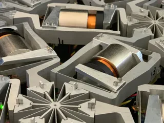 A do të kenë avionët e së ardhmes “krahë lëvizës” falë materialeve inteligjente?!