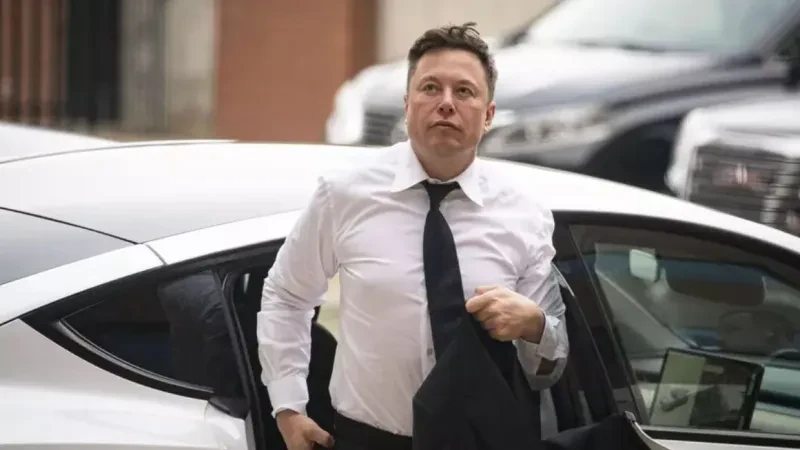 “T’ia kalojë Apple”: Elon Musk premtoi ta bënte Tesla-n kompaninë më të vlefshme në planet!