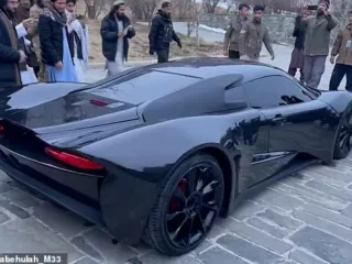 Talebanët prezantojnë supermakinën e prodhuar në Afganistan