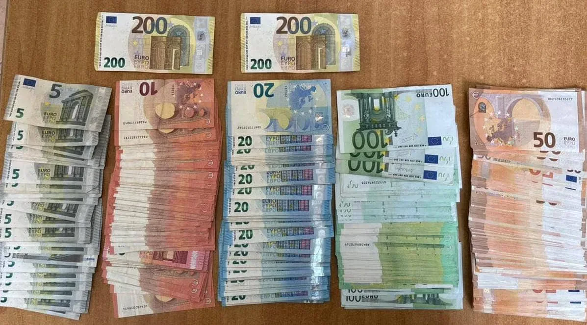 Sa do të gjobiten individët që nuk deklarojnë vlerat monetare? – Forcohet kontrolli i kalimit të parave CASH në pikat kufitare