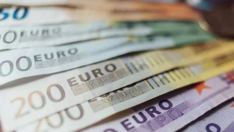 Deeurozim, apo rikthim te euroizimi? Ç’po ndodh me kreditë – Huaja e re në lekë për bizneset u dobësua me 5.3%, ndërsa në valutë u rrit rreth 19%