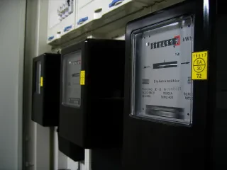 Energjia elektrike, 8 procedime në polici – OSSH, kontrolle gjatë natës. 30% e humbjeve në rrjet, për shkak të vjedhjeve