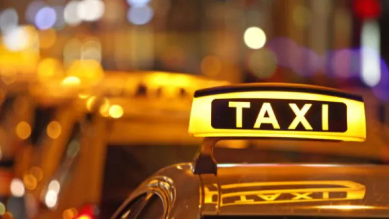 Informaliteti “mbyt” taksitë, rrethet pushtojnë Tiranën – Shoqata fajëson pushtetin vendor: Jemi me humbje, paguajmë taksa më të larta