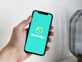 WhatsApp jep zgjidhjen për “të hequr qafe” grupet e vjetra