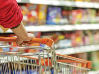 Konsumi është rritur – Shitjet me pakicë, rritje me 4.6% këtë sezon veror, sidomos ushqimet, pijet dhe duhani