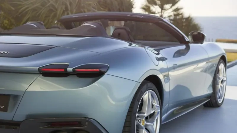 Ferrari prezanton makinën e re për verën