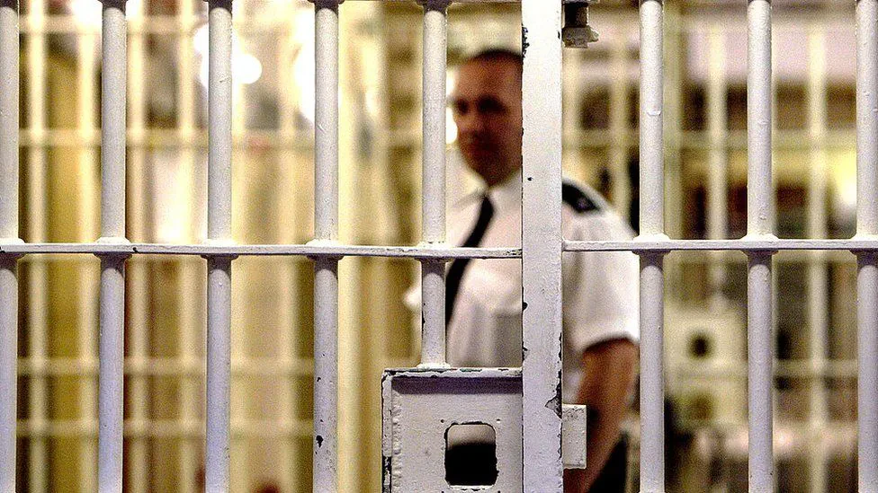Regjistër për shqiptarët e dënuar në botë – Qeveria miraton vendimin. Përfshihet vendi dhe arsyeja e dëbimit. Bazë për të dhënat shtetërore