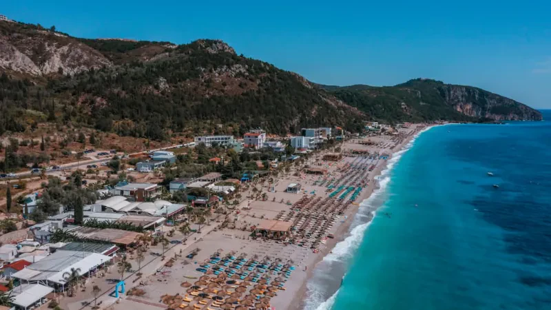 Jo muzikë pas orës 00:00 në zona turistike – Hartë për ndotjen akustike gjatë sezonit e mekanizma matës të veçantë