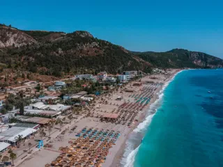Jo muzikë pas orës 00:00 në zona turistike – Hartë për ndotjen akustike gjatë sezonit e mekanizma matës të veçantë