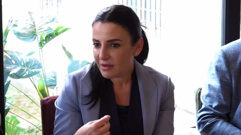 “Në shtator bonus i dytë për pensionistët, plus indeksim” – Balluku shpjegon si do ndahen fitimet shtesë nga taksa e energjisë për shtresat në nevojë