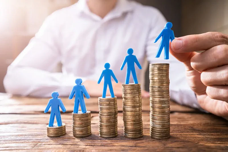 Mbi 5.500 shqiptarë ju shtuan skemave të pensioneve private – Në prag të ndryshimeve ligjore nga AMF, fondet e investuara u rritën me 10 milionë euro
