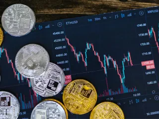 Kriza largoi shqiptarët nga Crypto-t, a po rikthehen në 2023? – Eni Shtini: Disa prej monedhave kryesore janë rritur me 100%, po rritet vëmendja