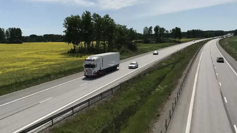 Suedia planifikon të ndërtojë rrugën e parë elektrike të përhershme në botë!