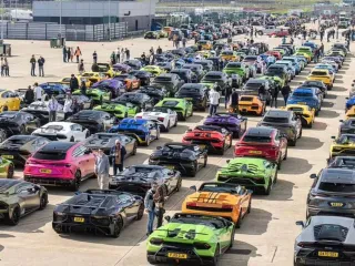 Parada 50 milionë paundëshe, qindra Lamborghini mbushin pistën e F1