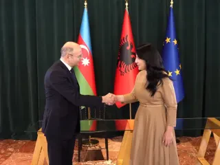 Mblidhet Komiteti i Përbashkët Shqipëri-Azerbajxhan – Balluku: Në fokus, zhvillimi ekonomik, teknologjik dhe industrial mes dy vendeve!