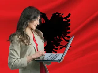 Ndryshime ligjore për nomadët digjital në Shqipëri – Përjashtohen nga taksimi për 1 vit dhe pajisen me leje unike