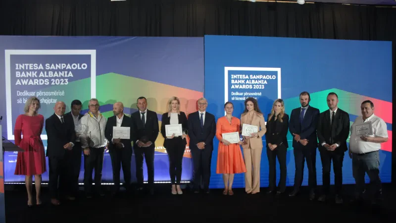 Intesa Sanpaolo Bank Albania paraqet fituesit e edicionit të parë “Intesa Sanpaolo Bank Albania Awards”