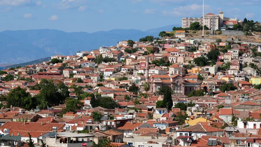 Këto qytete pak të njohura janë disa nga pikat më të bukura të Mesdheut!
